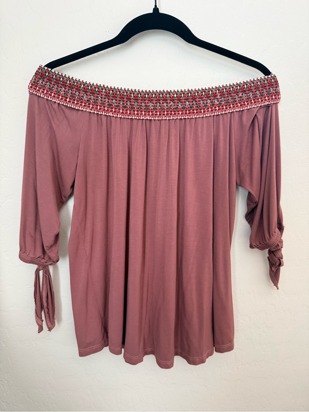 Women's Off-Shoulder Smocked Blouse - Dusty Rose